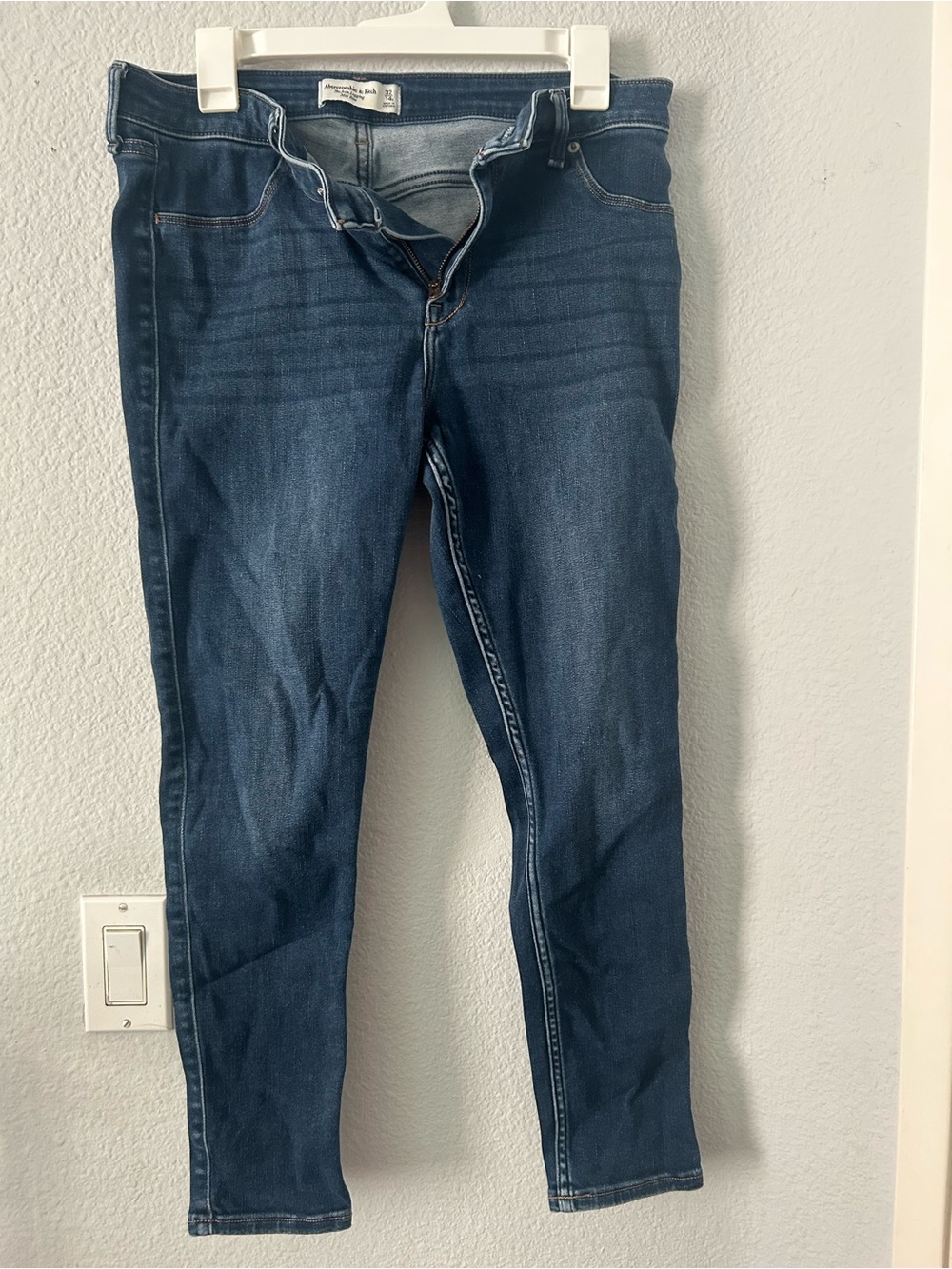 Abercrombie & Fitch Women's Deep Indigo Skinny Jeans